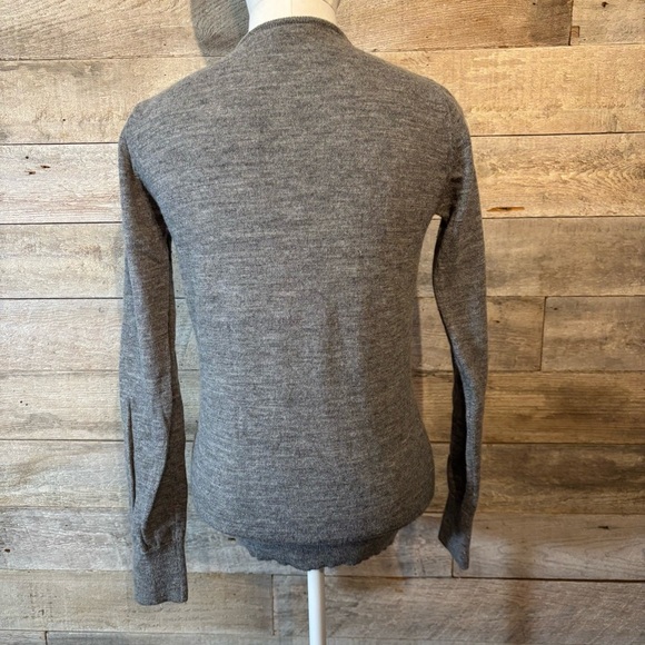 French connection women’s grey 100% merino wool sweater in size medium - Picture 3 of 9